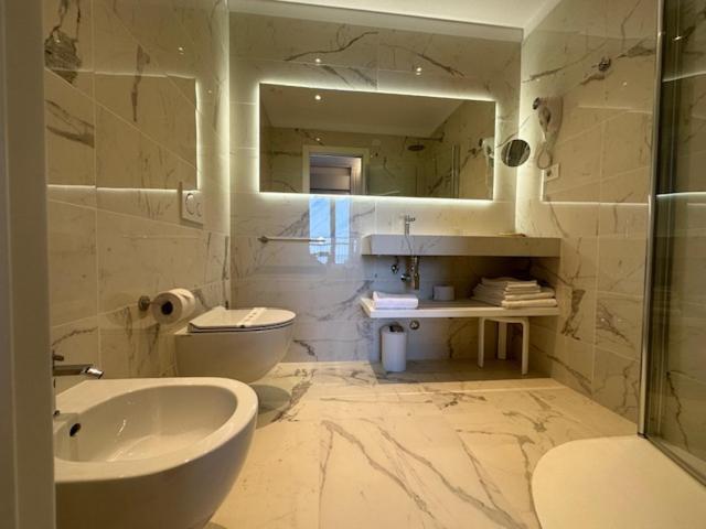 Hotel Beau Rivage Pineta Лидо ди Йезоло Екстериор снимка