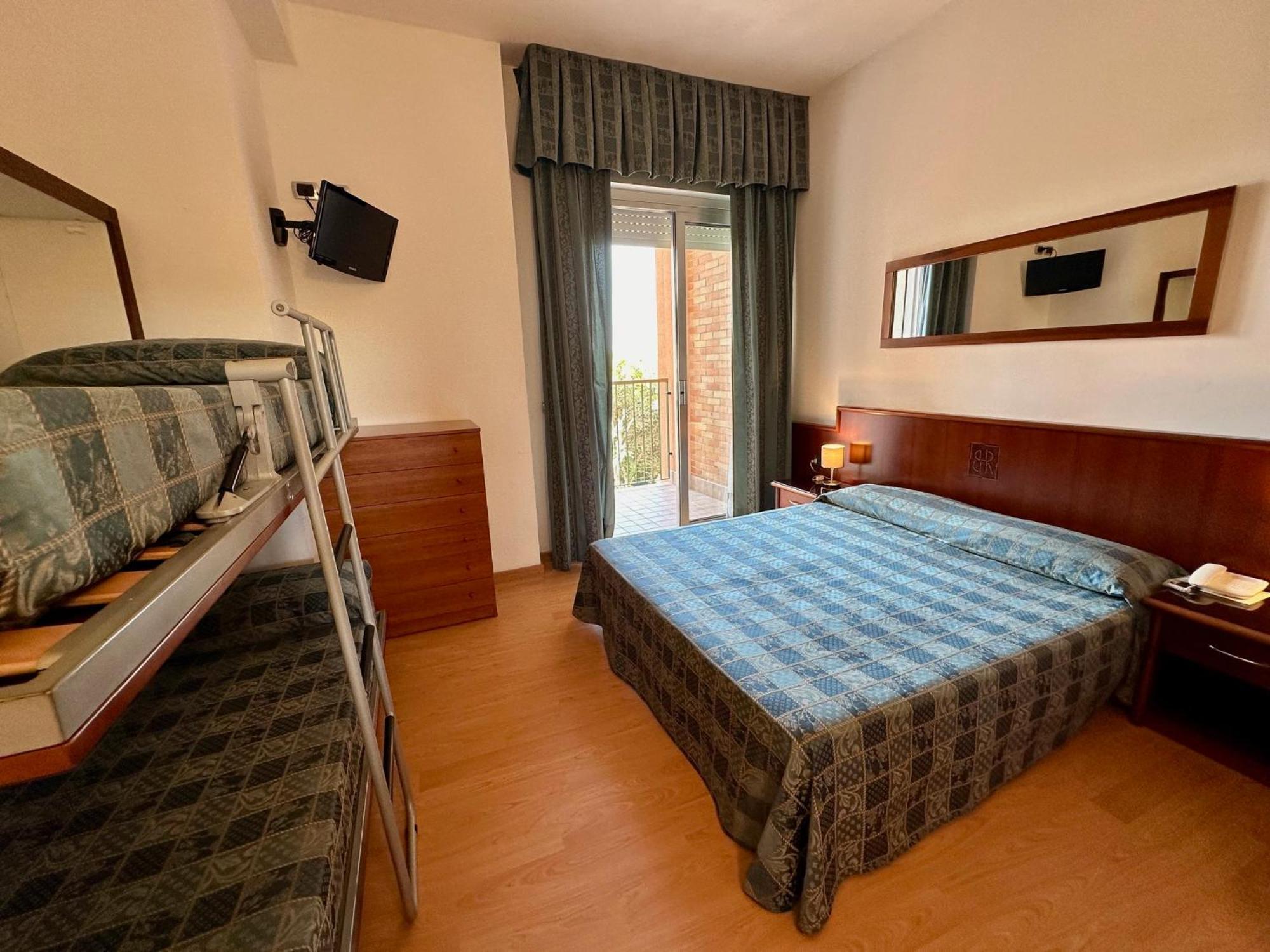 Hotel Beau Rivage Pineta Лидо ди Йезоло Стая снимка